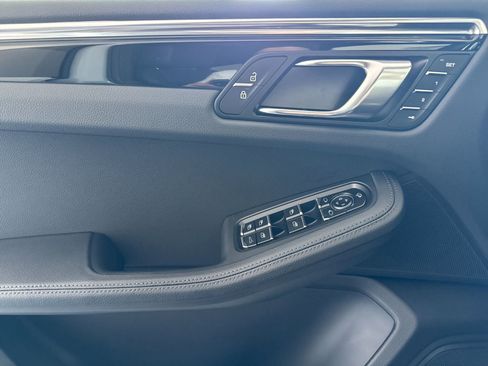 New 2026 Porsche Macan image 12