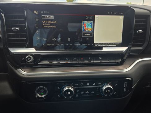 Used 2024 GMC Sierra 1500 SLT image 15