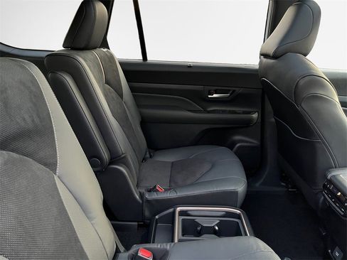 New 2026 Toyota Grand Highlander MAX Platinum image 28
