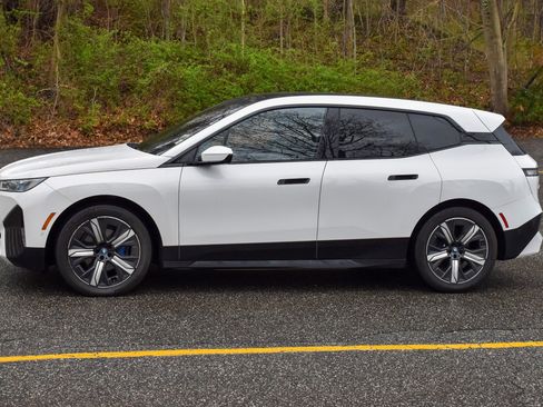 Used 2022 BMW iX xDrive50 w/ Premium Package image 3