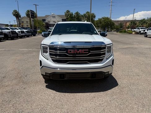 Used 2023 GMC Sierra 1500 SLT w/ X31 Off-Road Package AWD/4WD image 2