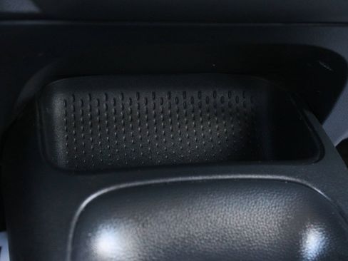 Used 2022 Toyota Corolla LE FWD image 38