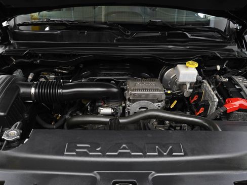 Used 2020 RAM 1500 Limited w/ Black Appearance Package AWD/4WD image 34