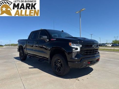 Used 2024 Chevrolet Silverado 1500 LT Trail Boss w/ Convenience Package II image 1