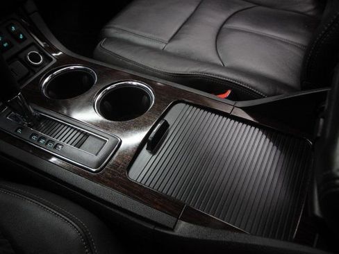 Used 2017 Chevrolet Traverse LT image 21