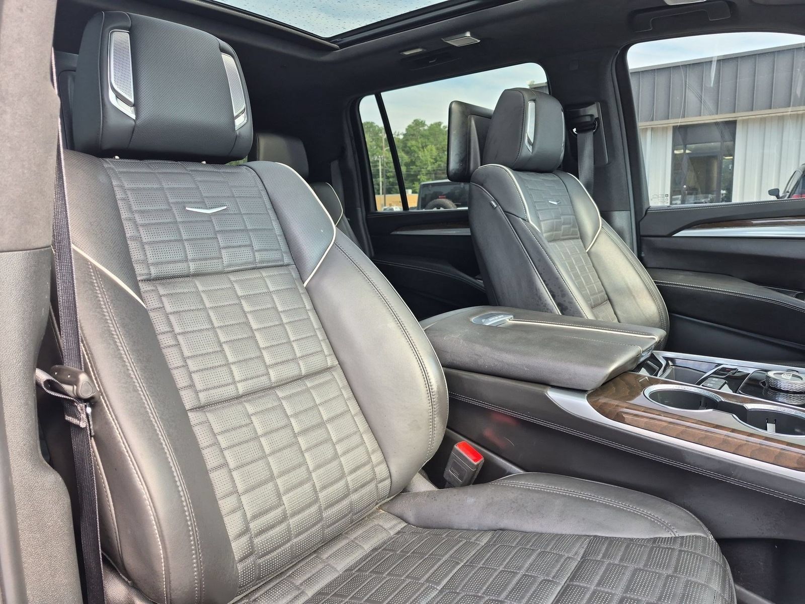 Certified 2025 Cadillac Escalade ESV Sport Platinum AWD/4WD image 30