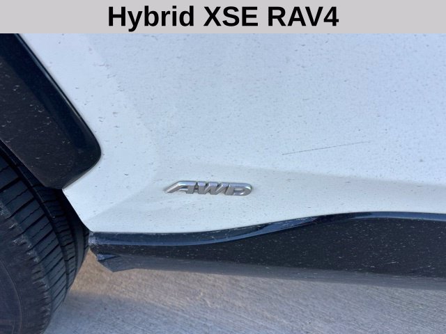 Used 2022 Toyota RAV4 XSE AWD/4WD image 3