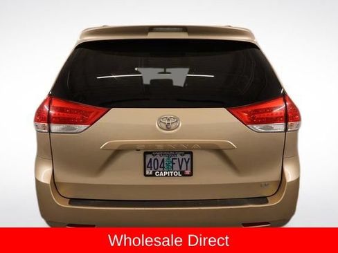 Used 2011 Toyota Sienna LE FWD image 3