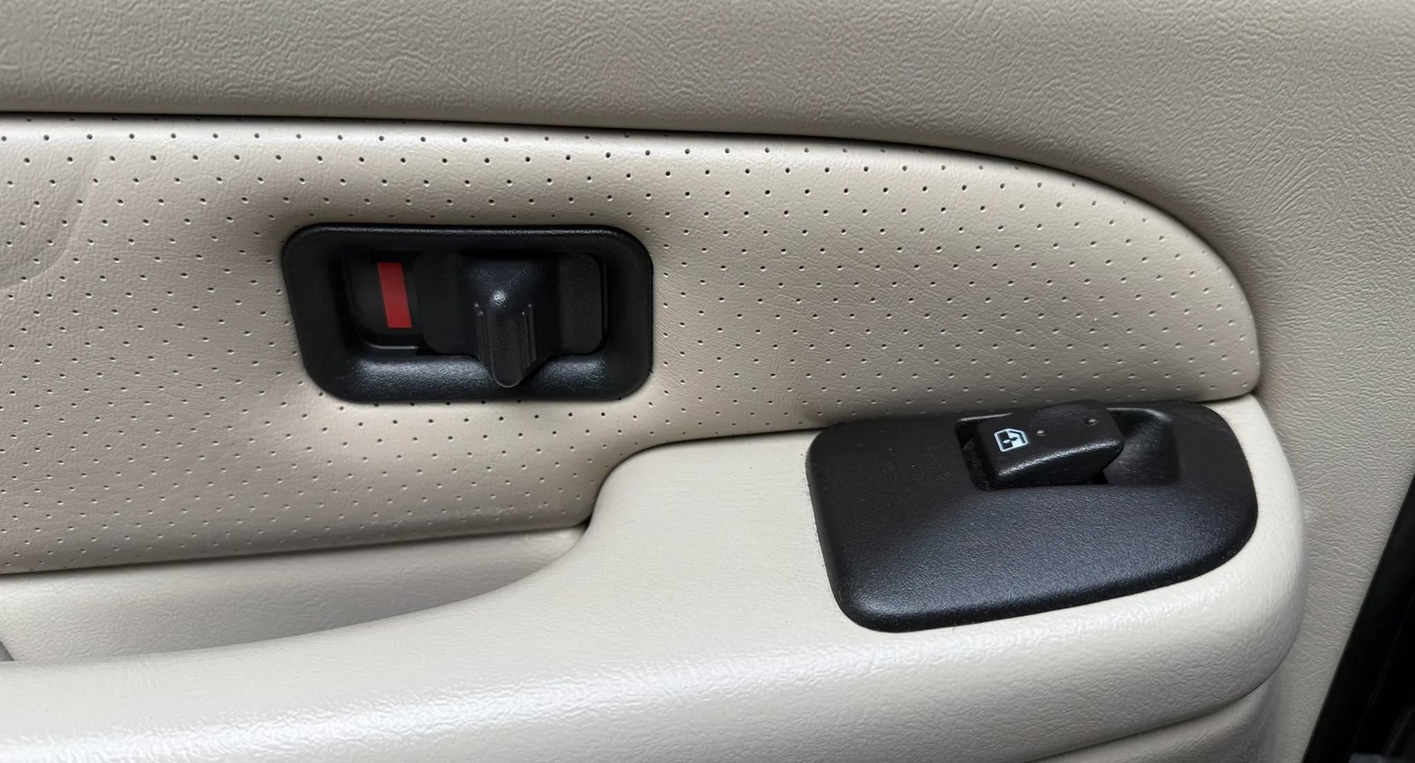 Used 2005 Cadillac Escalade AWD image 27