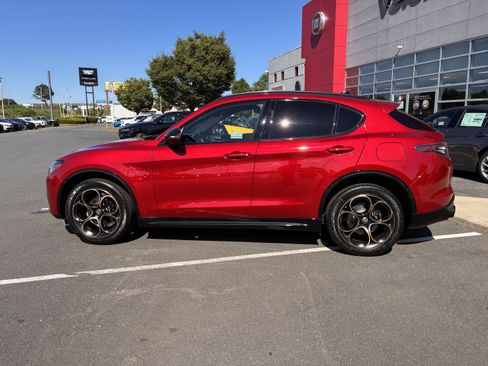 New 2025 Alfa Romeo Stelvio Sprint image 6