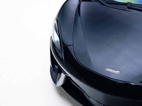 Used 2019 McLaren 570S Spider image 8