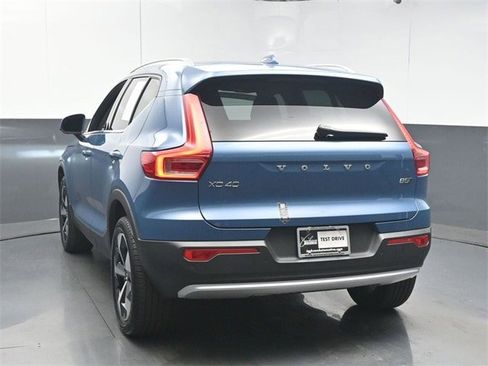 Certified 2024 Volvo XC40 B5 Plus w/ Protection Package Premier image 7