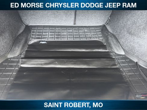 Used 2018 Chrysler 300 Limited w/ Safetytec Plus Group AWD/4WD image 36
