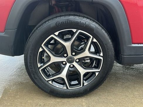 Used 2025 Jeep Compass Limited AWD/4WD image 17