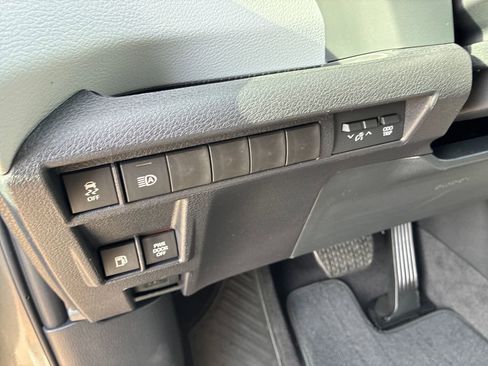 New 2026 Toyota Sienna XLE image 36