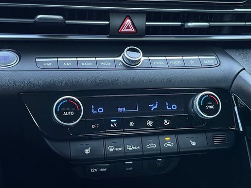Used 2025 Hyundai Elantra SEL FWD image 18