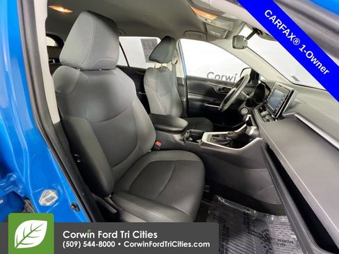 Used 2019 Toyota RAV4 LE w/ All Weather Liner Package AWD/4WD image 17