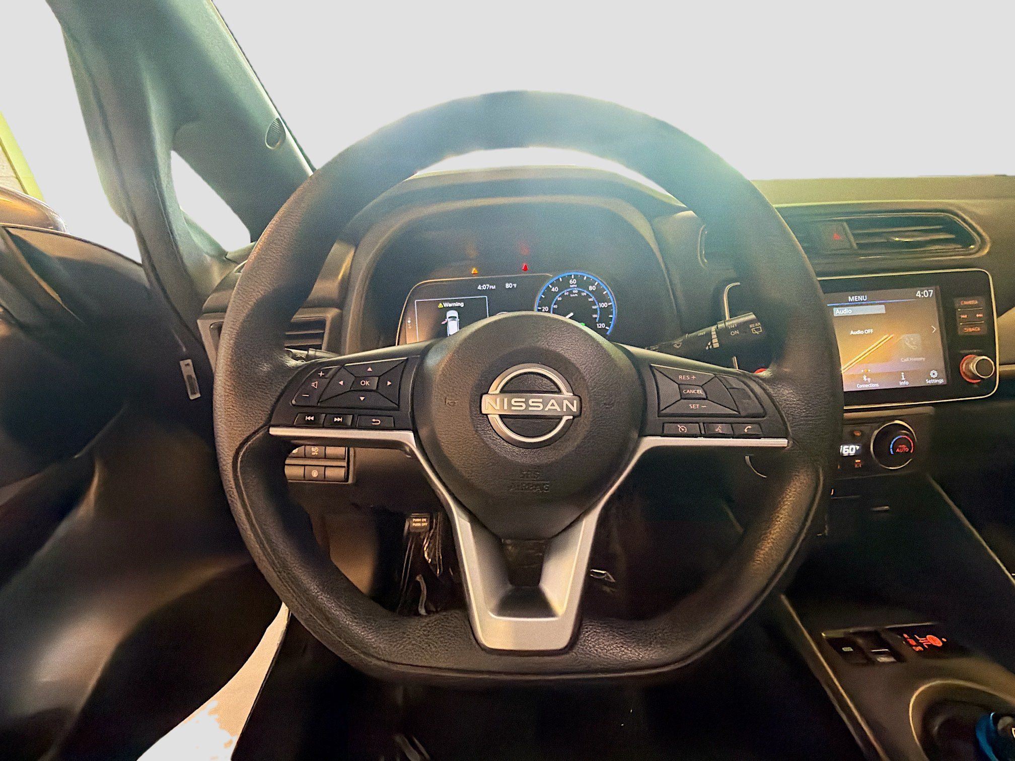 Used 2025 Nissan Leaf S FWD image 18