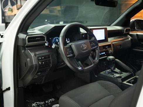 Used 2025 Toyota Tacoma SR5 AWD/4WD image 8