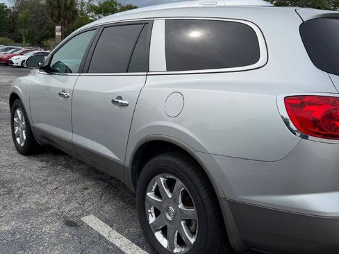 Used 2010 Buick Enclave CXL w/ Trailering Provision Package FWD image 35