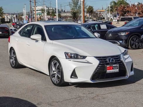 Used 2018 Lexus IS 300 image 3