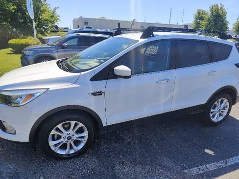 Used 2019 Ford Escape SE FWD image 8