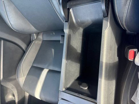 Used 2025 Toyota Camry XSE FWD image 32