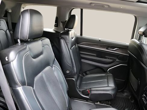 Used 2022 Jeep Grand Cherokee L Limited w/ Luxury Tech Group II RWD image 20