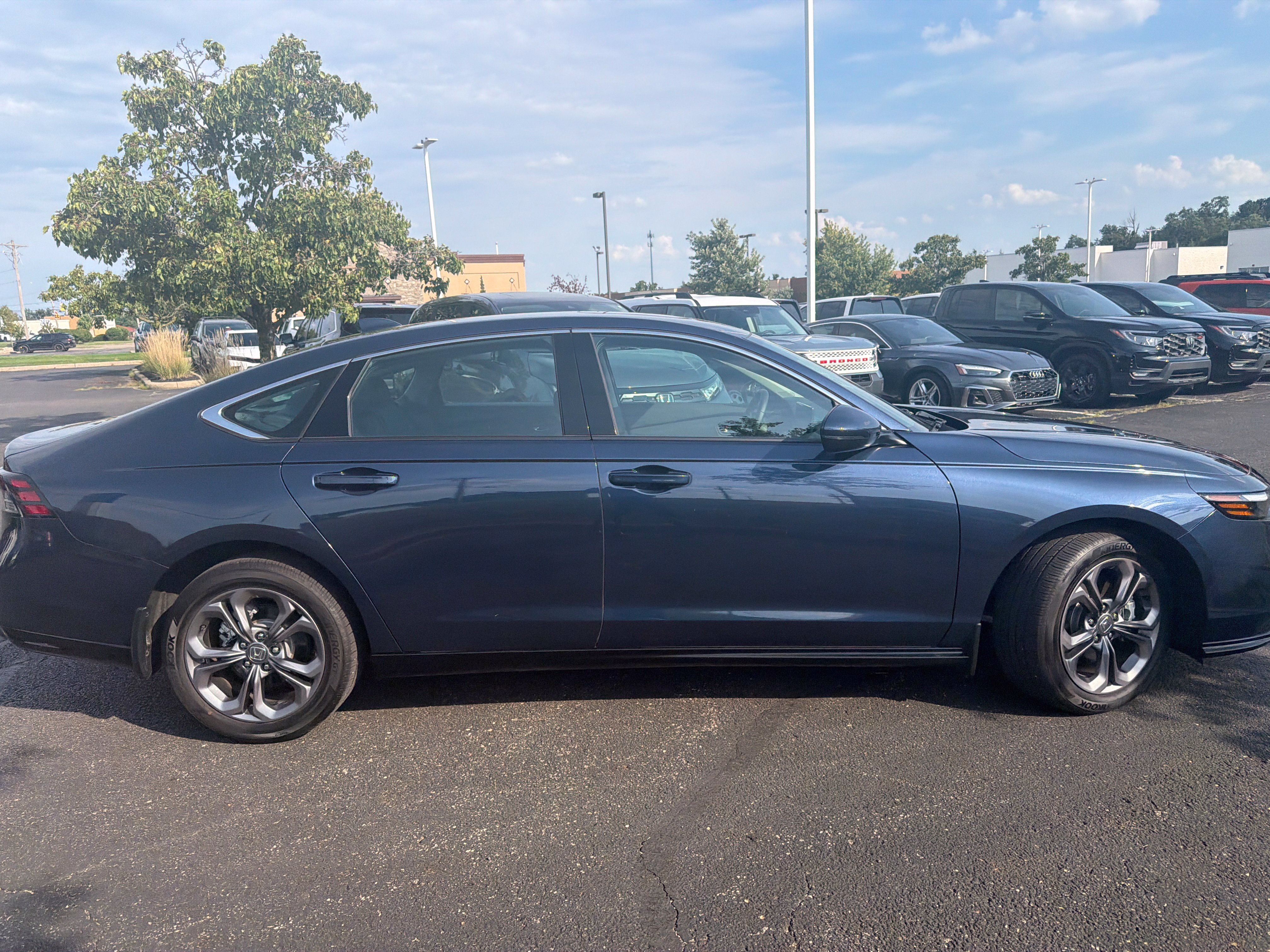 Used 2025 Honda Accord EX-L image 17
