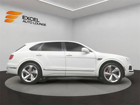 Used 2018 Bentley Bentayga image 60