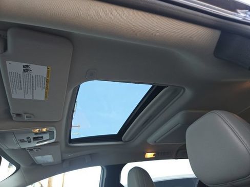 Used 2025 Toyota Sienna XLE w/ XLE Plus Package AWD/4WD image 17