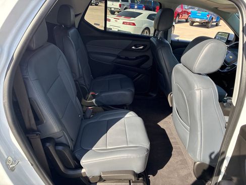 Used 2021 Chevrolet Traverse LT w/ LT Premium Package AWD/4WD image 20