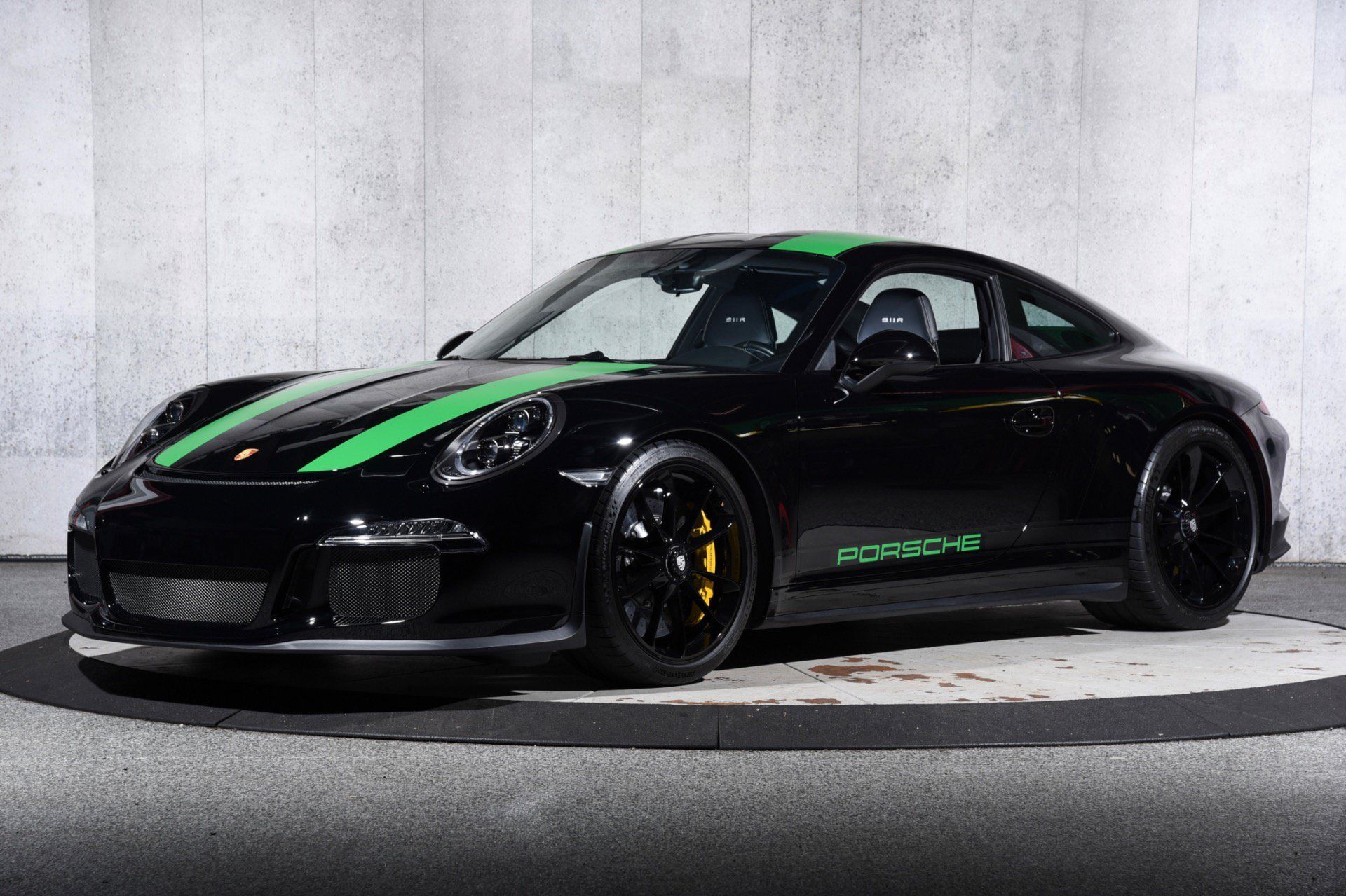 Used 2016 Porsche 911 R RWD image 10