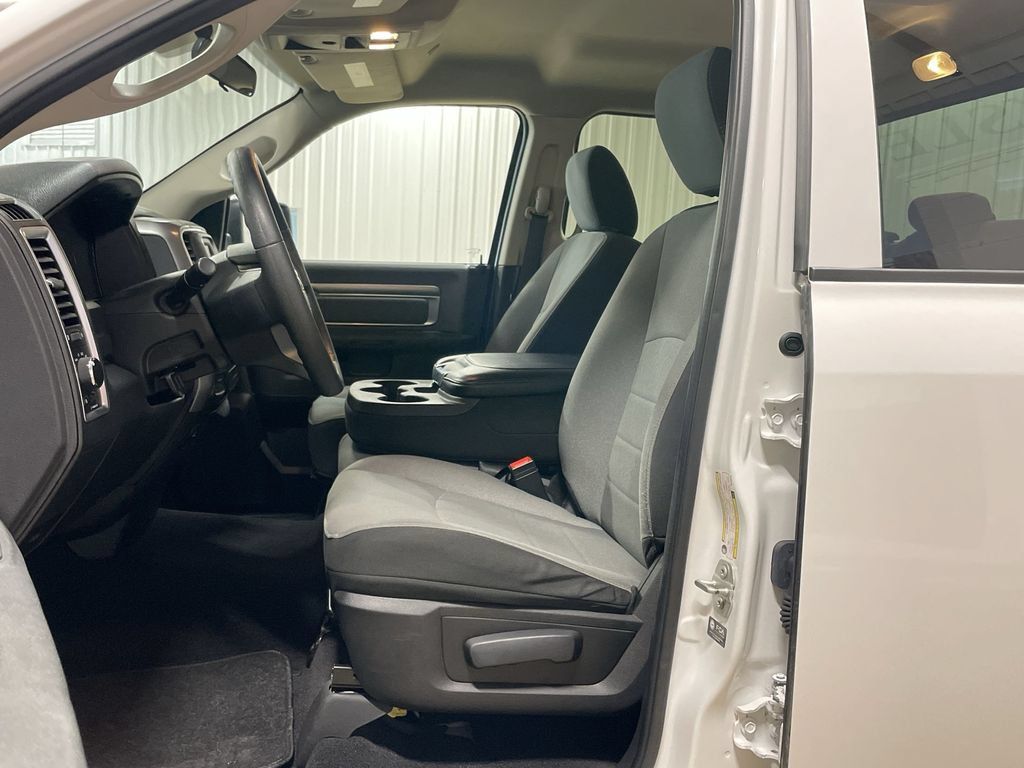 Used 2024 RAM 1500 Classic SLT AWD/4WD image 14