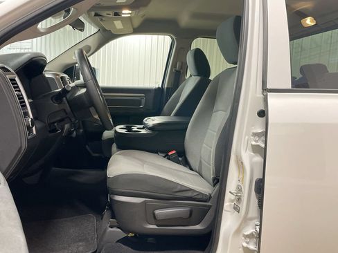 Used 2024 RAM 1500 Classic SLT AWD/4WD image 14