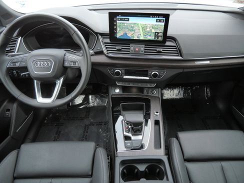 Used 2025 Audi Q5 2.0T Premium Plus w/ Premium Plus Package AWD/4WD image 10