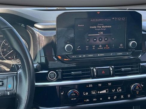 Used 2022 Nissan Pathfinder SV image 9