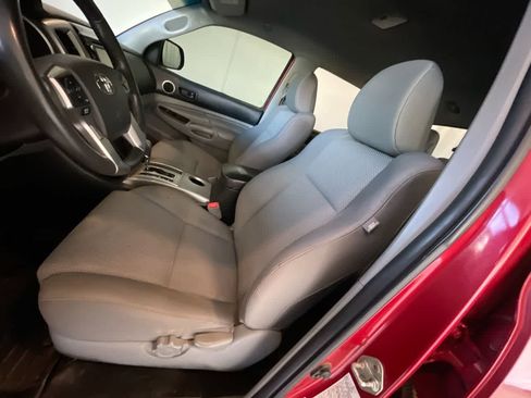 Used 2014 Toyota Tacoma 4x4 Double Cab w/ TRD Sport Package image 11