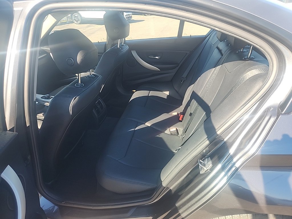 Used 2016 BMW 320i Sedan RWD image 20