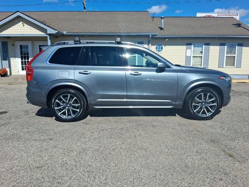 Used 2018 Volvo XC90 T5 Momentum w/ Convenience Package AWD/4WD image 10