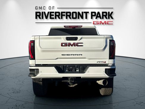 Used 2025 GMC Sierra 2500 AT4 w/ AT4 Premium Plus Package image 4