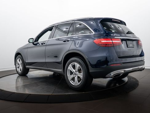 Used 2018 Mercedes-Benz GLC 300 4MATIC image 3