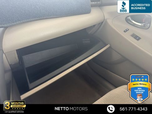 Used 2010 Toyota Camry LE FWD image 40