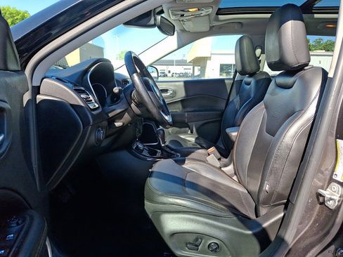 Used 2018 Jeep Compass Limited w/ Navigation Group AWD/4WD image 13