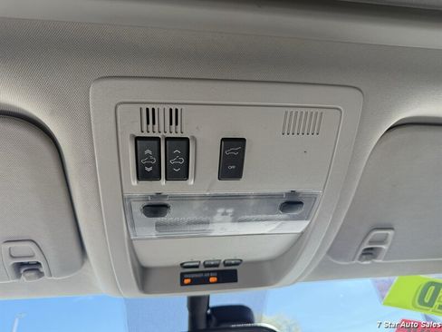 Used 2009 GMC Yukon Denali AWD/4WD image 12