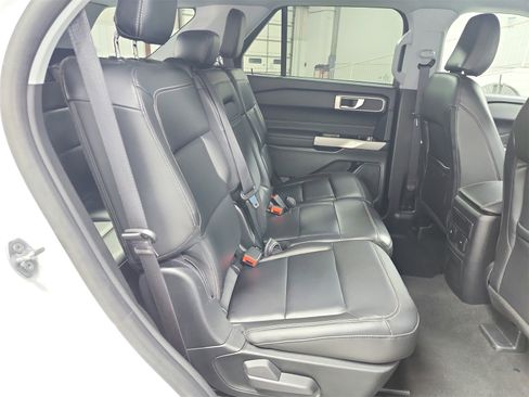 Used 2024 Ford Explorer XLT w/ Equipment Group 202A image 39