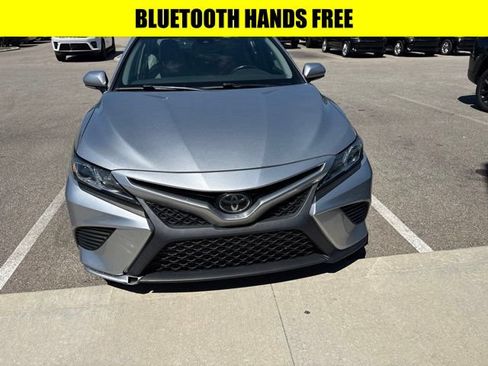 Used 2018 Toyota Camry SE w/ Convenience Package FWD image 2