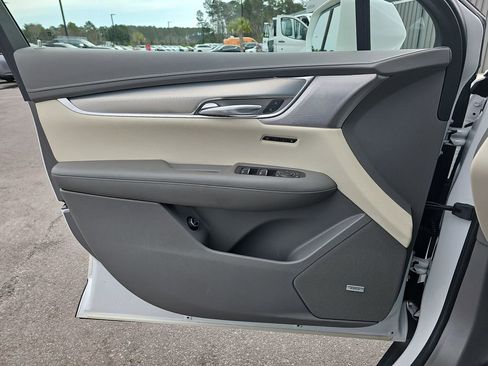 Used 2020 Cadillac XT5 Premium Luxury w/ LPO, Floor Liner Package image 31