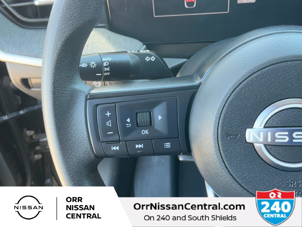 Used 2025 Nissan Kicks SV FWD image 18