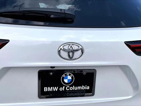 Used 2021 Toyota Highlander XLE image 10